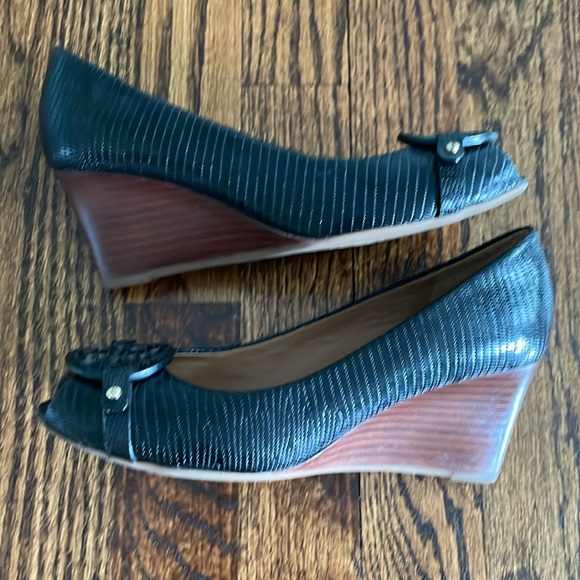 Tory Burch Sally Peep Toe Wedge Pump - Picture 4 of 7